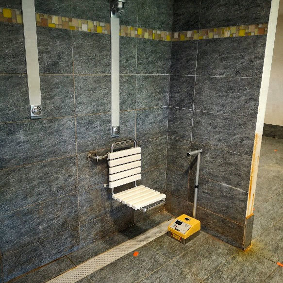 Contrôle d’étanchéité du caniveau du vestiaire d’une piscine