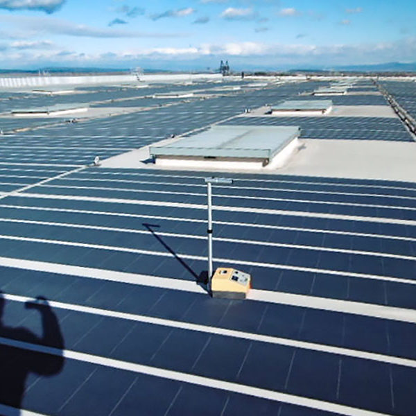 étanchéité toit-terrasse membrane PVC avec panneaux photovoltaiques - FM Logistique à 30290 Laudun L’Ardoise