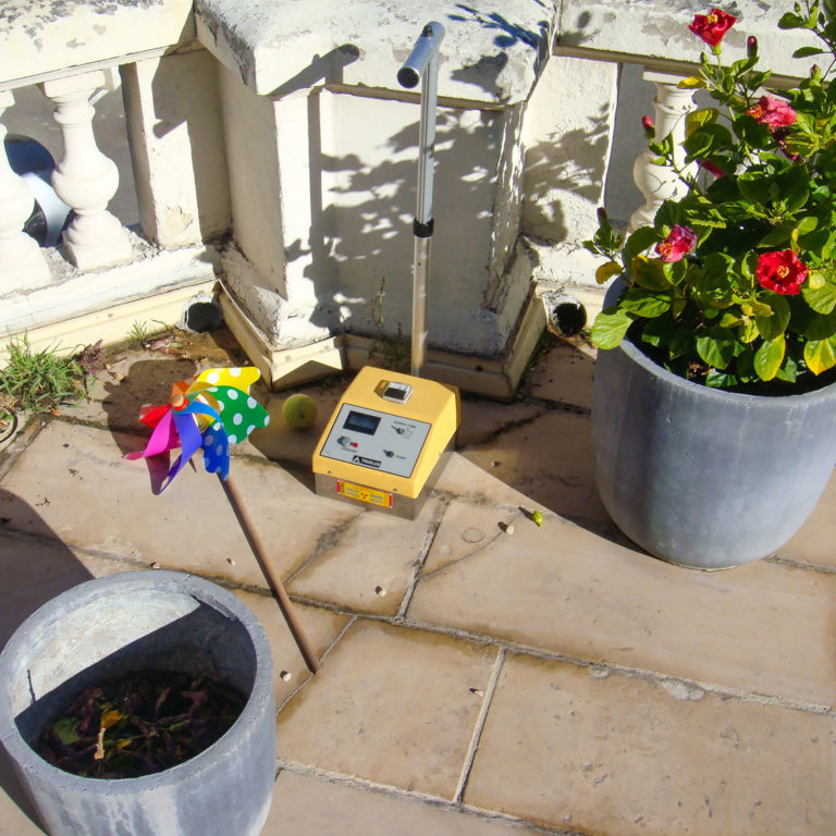 Contrôle d’étanchéité avec aspersion sur terrasse carrelée